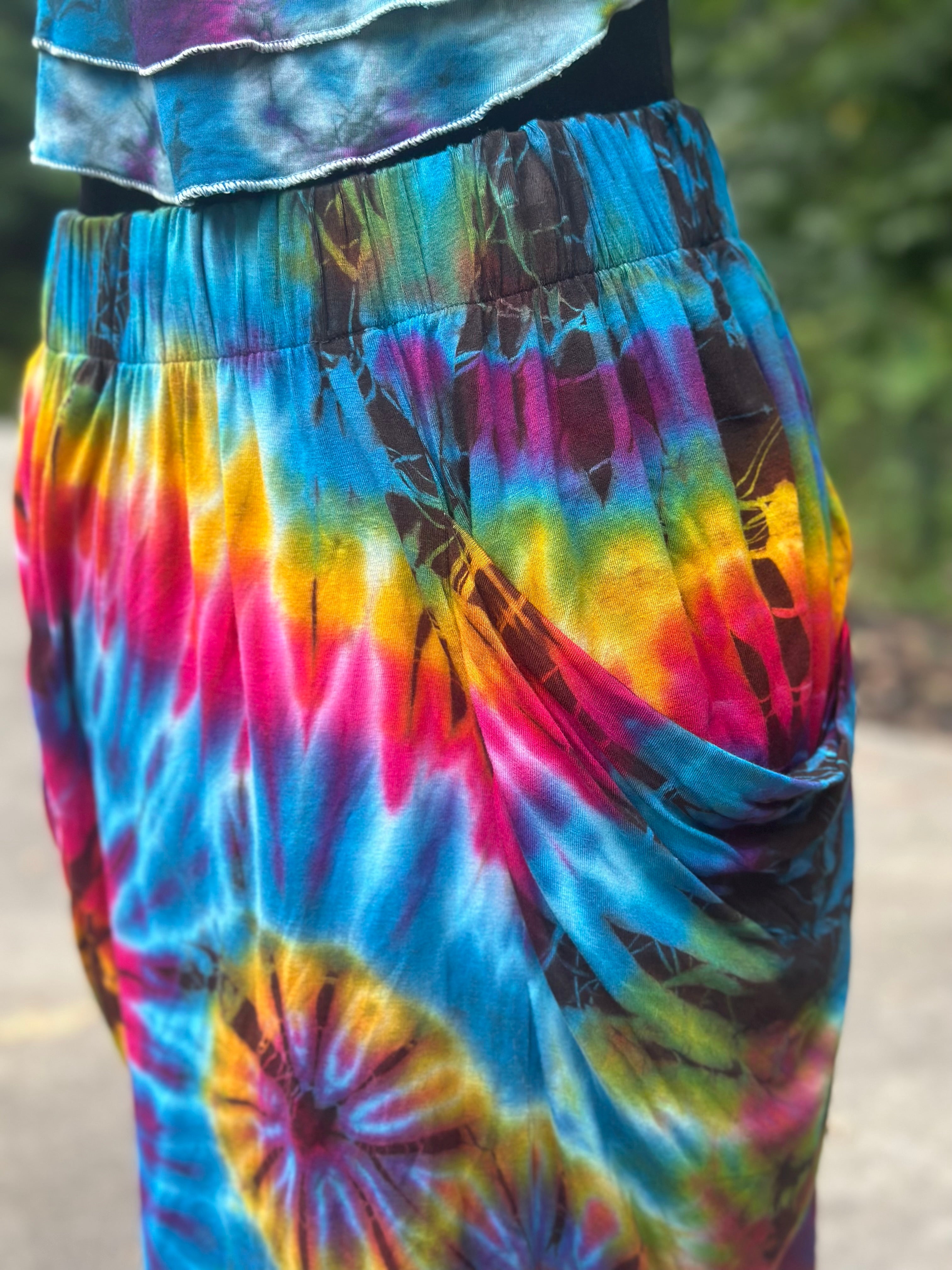 Colorful tie dye skirt best sale