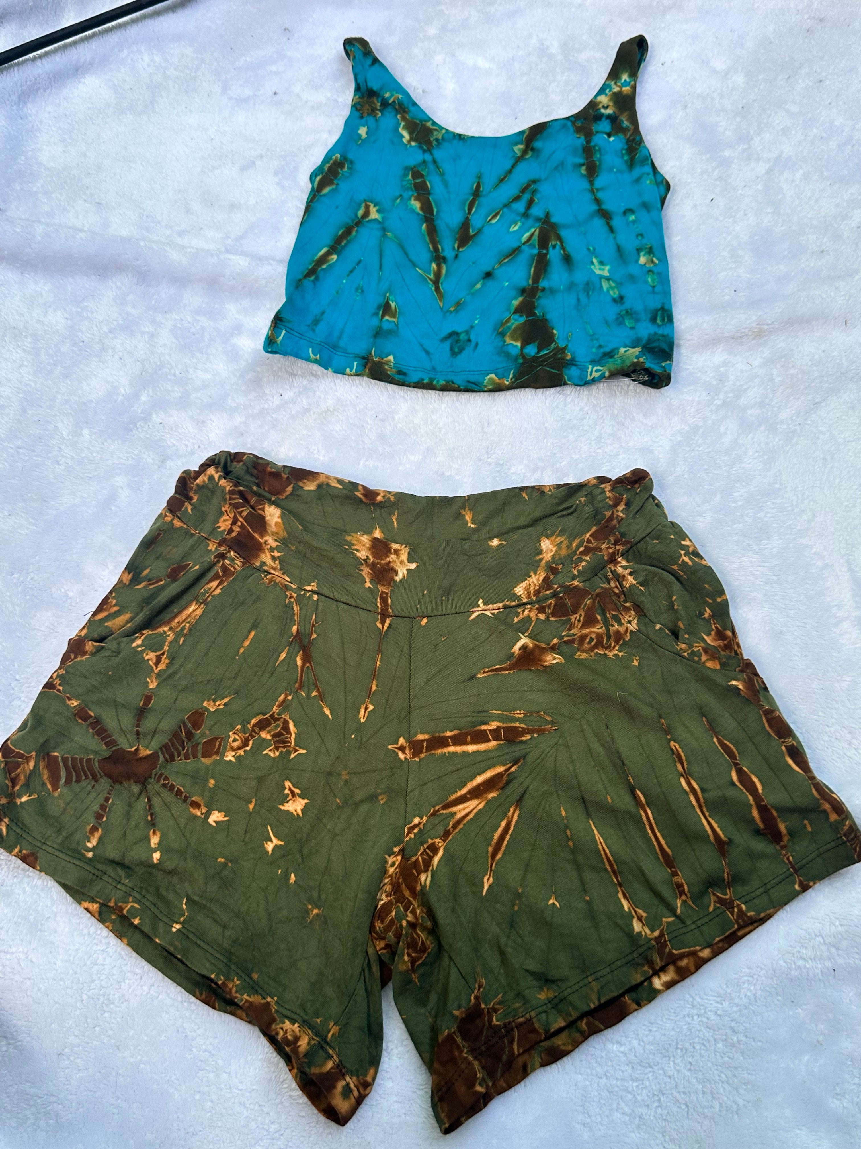 ゴル吉 TIE DYE CAMO SHORT PANTS Camo Tie-Dye Cuff Shorts | Nyebellas